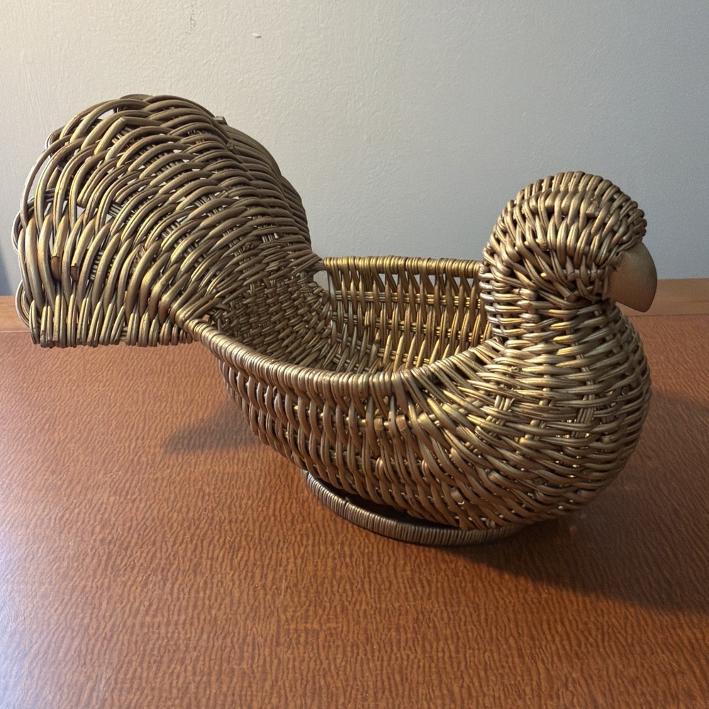 Avon Sweet Treasures Holiday Basket Decorative Turkey Wicker Gift Collection